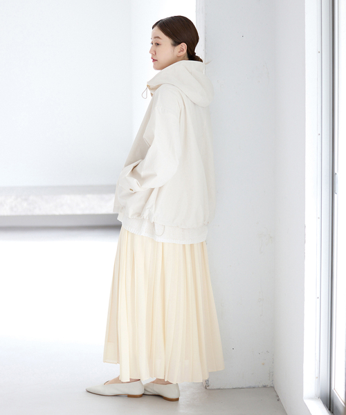 IENA（イエナ）の「ボイルシアープリーツスカート（スカート・レディース・ライトグレー/ホワイト・36/38）」の22枚目の写真