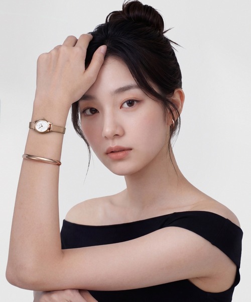 Daniel Wellington（ダニエルウェリントン）の「Classic Arch Cuff 6.0MM（ブレスレット・メンズ・イエローゴールド/ピンクゴールド/シルバー・S/L）」の3枚目の写真