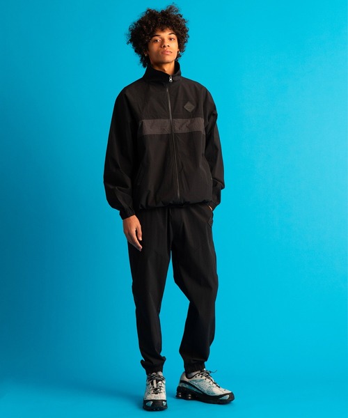 The DUFFER of ST.GEORGE(ザダファーオブセントジョージ)の「〔BLACK LABEL〕CORDURA RIPSTOP STAND BZ:セットアップ対応 コーデュラ リップストップ スタンドブルゾン(ナイロンジャケット・メンズ・ブラック・X-LARGE/LARGE/MEDIUM/SMALL)」の4枚目の写真