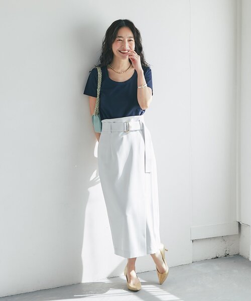 La boutique BonBon（ラブティックボンボン）の「【今すぐお届け！・オフィスで差がつく】ベルト付きナロースカート（スカート・レディース・オフホワイト/ライトグレー/ネイビー・38/34/36）」の11枚目の写真