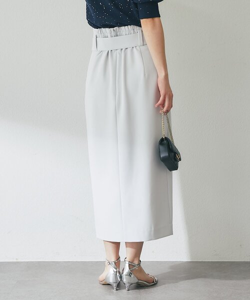 La boutique BonBon（ラブティックボンボン）の「【今すぐお届け！・オフィスで差がつく】ベルト付きナロースカート（スカート・レディース・オフホワイト/ライトグレー/ネイビー・38/34/36）」の17枚目の写真