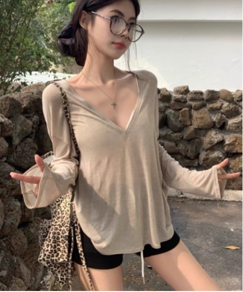 Ritzy(リッツィー)の「シアールーズシルエットVネックカットソー(Tシャツ/カットソー・レディース・ベージュ/ホワイト/ブラック・MEDIUM/LARGE)」の9枚目の写真