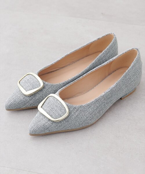 natural couture（ナチュラルクチュール）の「バックルポイントパンプス（パンプス・レディース・ブラック/ピンクベージュ/グレー・LARGE/MEDIUM）」の2枚目の写真