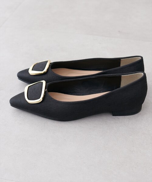 natural couture（ナチュラルクチュール）の「バックルポイントパンプス（パンプス・レディース・ブラック/ピンクベージュ/グレー・LARGE/MEDIUM）」の5枚目の写真