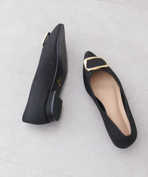 natural couture（ナチュラルクチュール）の「バックルポイントパンプス（パンプス・レディース・ブラック/ピンクベージュ/グレー・LARGE/MEDIUM）」の8枚目の写真