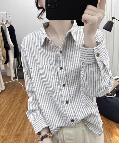 Flugge(フラッジー)の「カジュアルストライプシャツ(シャツ/ブラウス・レディース・ブルー/ホワイト・LARGE/MEDIUM)」の1枚目の写真