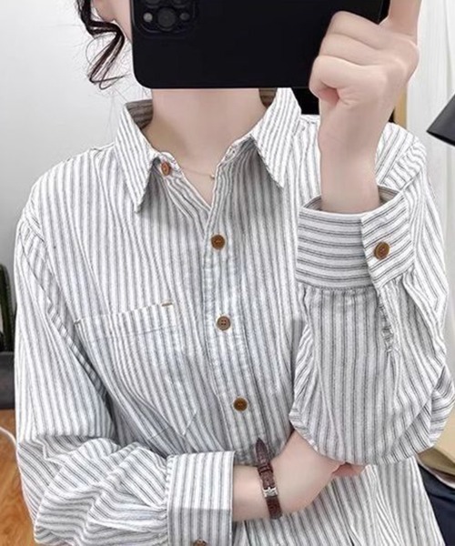 Flugge(フラッジー)の「カジュアルストライプシャツ(シャツ/ブラウス・レディース・ブルー/ホワイト・LARGE/MEDIUM)」の4枚目の写真