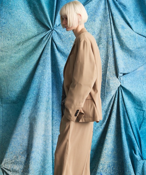MAISON SPECIAL(メゾンスペシャル)の「《UNISEX》TW Worsted Relax-Over 2B Tailored Jacket/TWウーステッドリラックスオーバー2Bテーラードジャケット【MAISON SPECIAL/メゾンスペシャル】■セットアップ対応■(テーラードジャケット・メンズ・グレイッシュベージュ/ブラック/ベージュ/グレー・2/1/0)」の9枚目の写真
