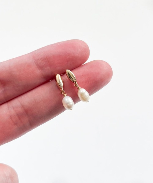yu-ka(ユーカ)の「YU-KA:リーフドロップ パールピアス leaf drop Pearl pierce(ピアス(両耳用)・レディース・ゴールド・FREE)」の3枚目の写真