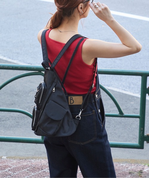 BONLECILL Marche(ボンルシールマルシェ)の「【BONLECILL Marche】2wayトライアングルボディバッグ(ボディバッグ/ウエストポーチ・レディース・ブラック・FREE)」の5枚目の写真