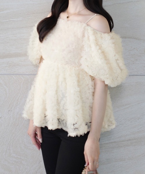 junoah(ジュノア)の「2wayペプラムチュールトップス(シャツ/ブラウス・レディース・アイボリー/ブラック・LARGE/MEDIUM/SMALL)」の6枚目の写真
