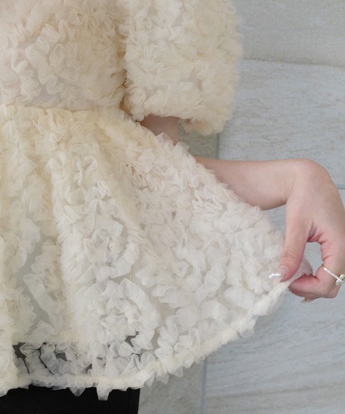 junoah(ジュノア)の「2wayペプラムチュールトップス(シャツ/ブラウス・レディース・アイボリー/ブラック・LARGE/MEDIUM/SMALL)」の7枚目の写真