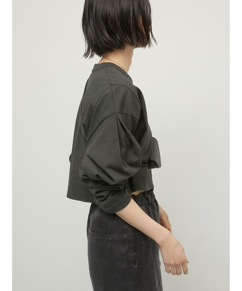 LA PEAU DE GEM（ラポドゥジェム）の「【LA PEAU DE GEM】sleeve tuck cropped long tee/スリーブタッククロップドロングTシャツ（Tシャツ/カットソー・レディース・ブラック/ホワイト/グレー・FREE）」の21枚目の写真