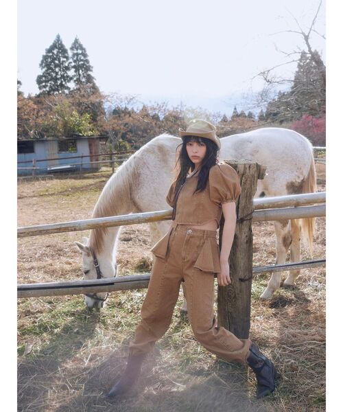 CALNAMUR（カルナムール）の「ペプラムデザインデニムパンツ（デニムパンツ・レディース・ブラウン/インディゴブルー・SMALL/MEDIUM）」の6枚目の写真