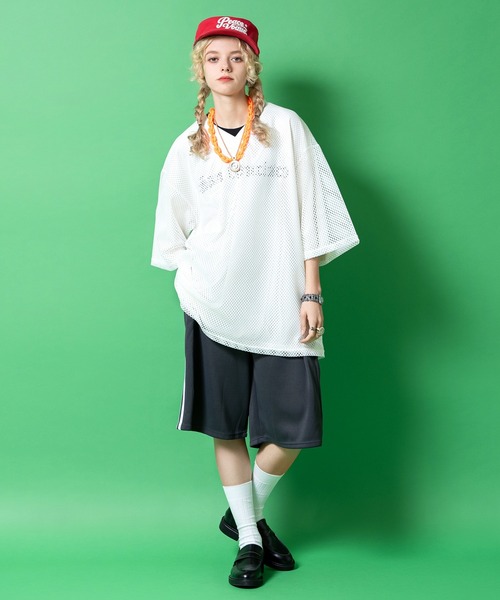 an meets zakka(アンミツザッカ)の「an meets zakka レトロアンティーク装飾大粒ジルコニア&刻印アートプレート連結バンドブレスレットウォッチ(アナログ腕時計・レディース・シルバー/ガンメタ・ONESIZE)」の6枚目の写真