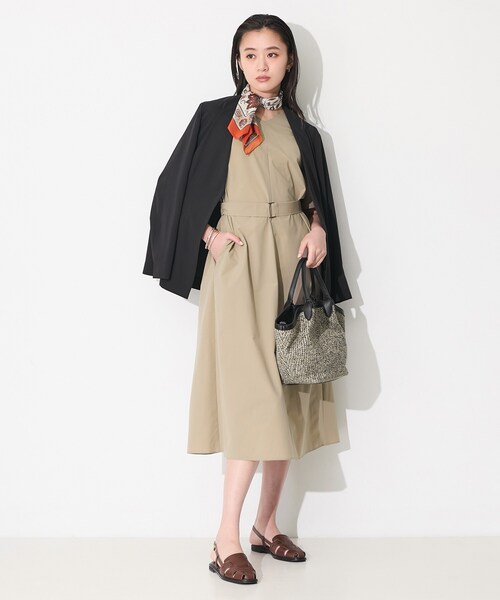 INDIVI（インディヴィ）の「【撥水／UVケア／SETUP可能】軽量ベルト付きAラインワンピース（ワンピース・レディース・ブラック/ベージュ/ブルー系その他・05/13/15 /38/19/34）」の22枚目の写真