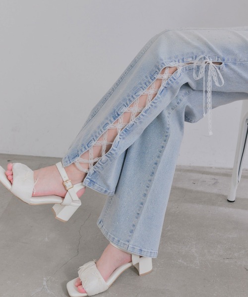 OLIVE des OLIVE(オリーブデオリーブ)の「サイドレースアップストレッチフレアパンツ(デニムパンツ・レディース・サックスブルー/ブルー/グレー・MEDIUM/SMALL)」の6枚目の写真