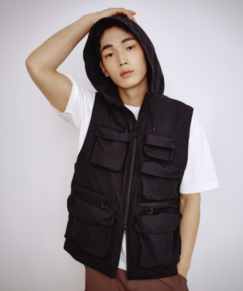 ARTS&CRAFTS アウターベスト MULTI POCKET NYLON HOODED VEST - BLACK（ベスト）｜KALAPATTHAR