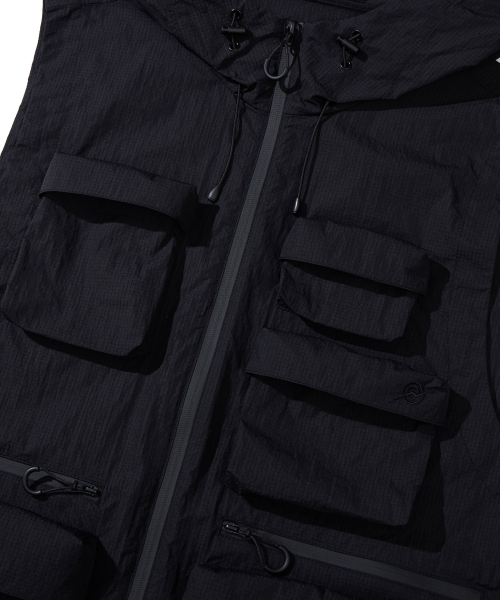 KALAPATTHAR(カラパタール)の「MULTI POCKET NYLON HOODED VEST - BLACK(ベスト・メンズ・その他・MEDIUM/LARGE)」の7枚目の写真