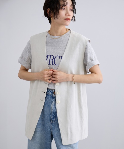 SALON adam et rope'(サロン アダム エ ロペ)の「NALYAビスコース・麻ツイルジレ / セットアップ対応(ベスト・レディース・ブルー系その他2/キナリ/ブラック・FREE)」の2枚目の写真