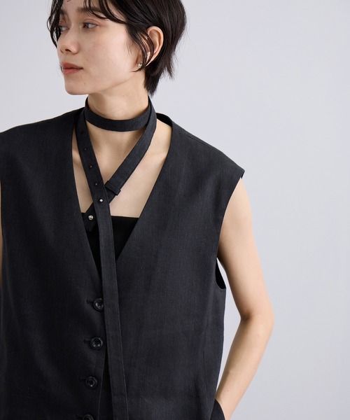 SALON adam et rope'(サロン アダム エ ロペ)の「NALYAビスコース・麻ツイルジレ / セットアップ対応(ベスト・レディース・ブルー系その他2/キナリ/ブラック・FREE)」の3枚目の写真