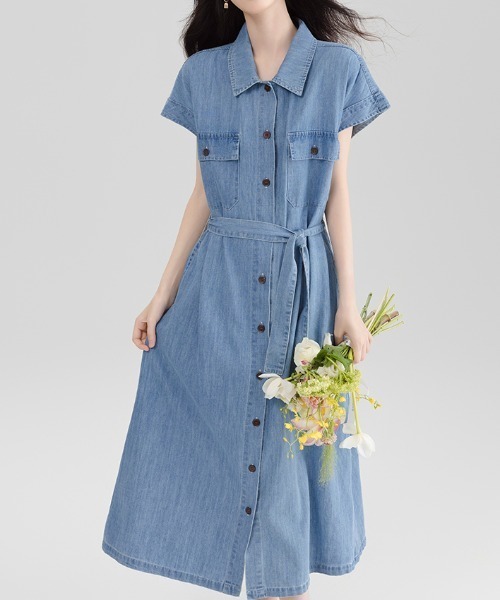 AMAJI(アマジ)の「デニムワンピース 半袖 ウエストリボン付き ロング丈(ワンピース・レディース・ブルー・SMALL/MEDIUM/LARGE)」の3枚目の写真