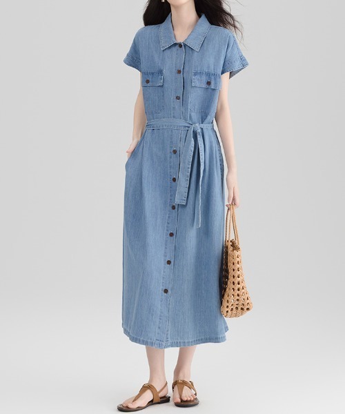 AMAJI(アマジ)の「デニムワンピース 半袖 ウエストリボン付き ロング丈(ワンピース・レディース・ブルー・SMALL/MEDIUM/LARGE)」の5枚目の写真