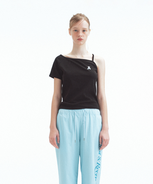 Rest&Recreation(レストアンドレクリエーション)の「UNBALANCED KNIT TOP - BLACK(Tシャツ/カットソー・レディース・その他・ONE)」の3枚目の写真