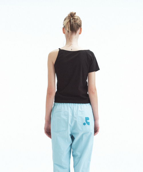 Rest&Recreation(レストアンドレクリエーション)の「UNBALANCED KNIT TOP - BLACK(Tシャツ/カットソー・レディース・その他・ONE)」の5枚目の写真