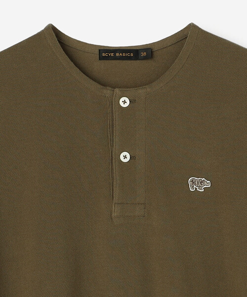 SCYE BASICS(サイベーシックス)の「SCYE BASICS | 〈別注〉鹿の子ヘンリーネックワンピース WOMEN(ワンピース・レディース・カーキ/ブラック・38)」の5枚目の写真