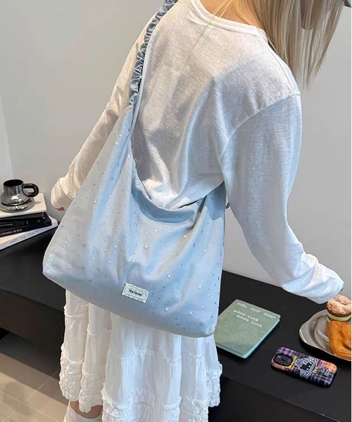 LA VORAGINE(ラ ヴォラジネ)の「A4対応大容量スターデザインドロストショルダーバッグ(ショルダーバッグ・レディース・ブラック/ブルー/グリーン/ピンク/イエロー/ベージュ・FREE)」の13枚目の写真