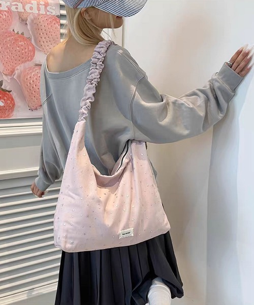 LA VORAGINE(ラ ヴォラジネ)の「A4対応大容量スターデザインドロストショルダーバッグ(ショルダーバッグ・レディース・ブラック/ブルー/グリーン/ピンク/イエロー/ベージュ・FREE)」の10枚目の写真