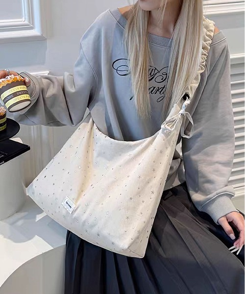 LA VORAGINE(ラ ヴォラジネ)の「A4対応大容量スターデザインドロストショルダーバッグ(ショルダーバッグ・レディース・ブラック/ブルー/グリーン/ピンク/イエロー/ベージュ・FREE)」の21枚目の写真
