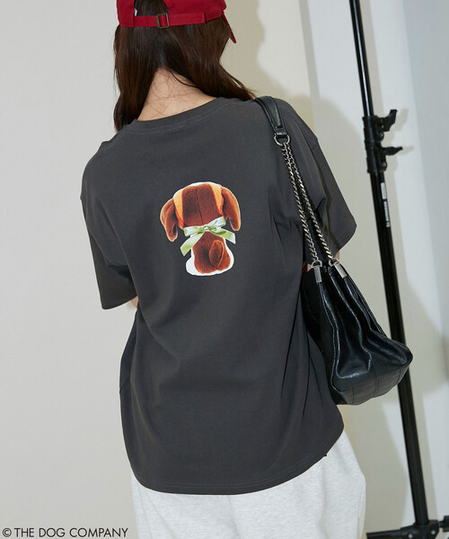 PUBLUX(パブリュクス)の「PUBLUX/パブリュクス THE DOG / ぬいぐるみ アート Tシャツ 限定展開(Tシャツ/カットソー・レディース・ネイビー/チャコールグレー/オフホワイト・フリ-)」の16枚目の写真