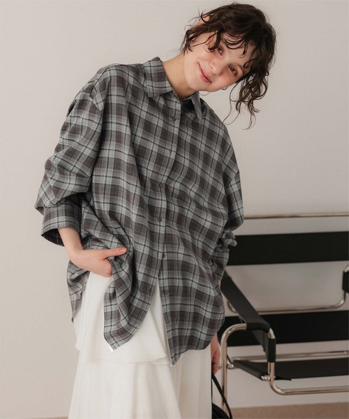 titivate(ティティベイト)の「カシュクールチェックオーバーシャツ(シャツ/ブラウス・レディース・ベージュ/ブルー/ダークブラウン/グレー・FREE)」の2枚目の写真