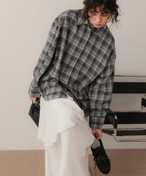 titivate(ティティベイト)の「カシュクールチェックオーバーシャツ(シャツ/ブラウス・レディース・ベージュ/ブルー/ダークブラウン/グレー・FREE)」の8枚目の写真