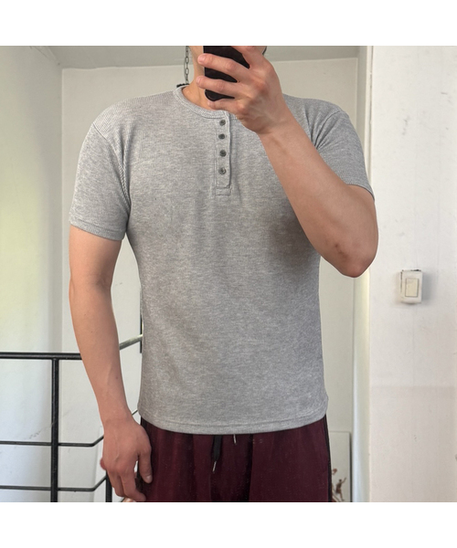 SENTAIR（センテア）の「リブドマッスルフィットヘンリーネック半袖Tシャツ _4カラー（Tシャツ/カットソー・メンズ・アイボリー/ブラック/チャコール/グレー・46/48）」の3枚目の写真