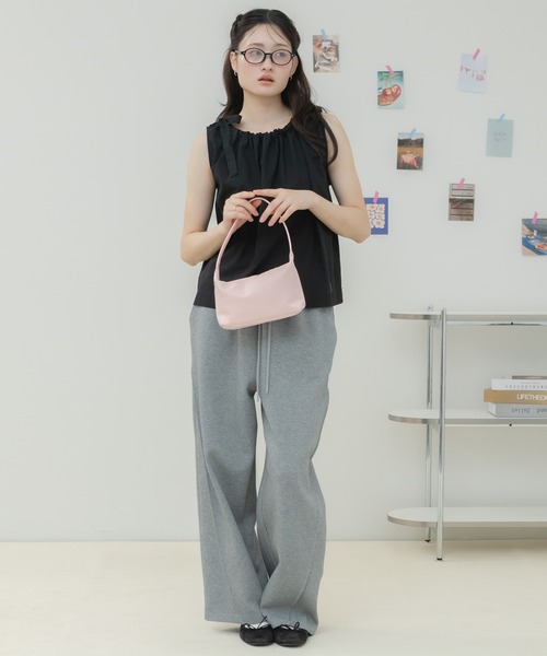 HEILIS（ヘイリス）の「ワンハンドルジップミニ軽量バッグ/ミニバッグ ワンハンドルバッグ ハンドバッグ 軽量バッグ ジップバッグ ファスナー付き コンパクトバッグ ナイロンバッグ 秋 秋服 秋コーデ 秋バッグ 秋小物 秋冬 秋冬コーデ 長袖コーデ ニットコーデ カーディガンコーデ ジャケットコーデ ライトアウター 韓国ファッション 韓国コーデ カジュアル シンプル ブラック アイボリー ピンク レッド イエロー（ハンドバッグ・レディース・ブラック/レッド/アイボリー/ライトイエロー/ピンク・FREE）」の22枚目の写真