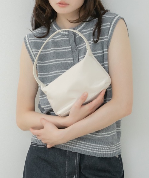 HEILIS（ヘイリス）の「ワンハンドルジップミニ軽量バッグ/ミニバッグ ワンハンドルバッグ ハンドバッグ 軽量バッグ ジップバッグ ファスナー付き コンパクトバッグ ナイロンバッグ 秋 秋服 秋コーデ 秋バッグ 秋小物 秋冬 秋冬コーデ 長袖コーデ ニットコーデ カーディガンコーデ ジャケットコーデ ライトアウター 韓国ファッション 韓国コーデ カジュアル シンプル ブラック アイボリー ピンク レッド イエロー（ハンドバッグ・レディース・ブラック/レッド/アイボリー/ライトイエロー/ピンク・FREE）」の11枚目の写真