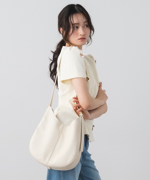 AJUGA.(アジュガ)の「ワンショルダーエコレザーバッグ(ショルダーバッグ・レディース・ライトイエロー/アイボリー・ONE SIZE)」の4枚目の写真