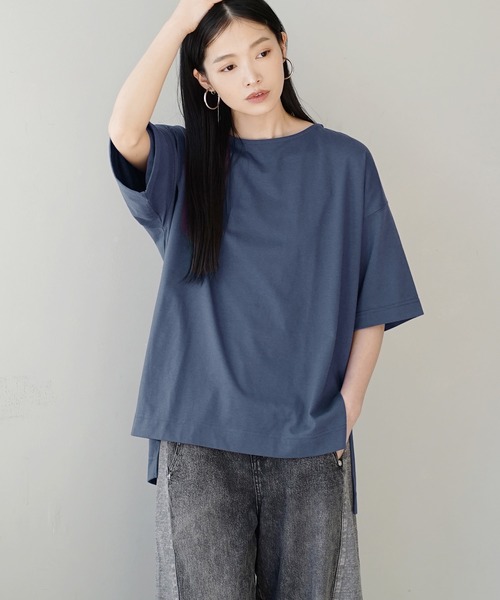 zootie(ズーティー)の「URBAN PLUS スリットTシャツ(Tシャツ/カットソー・レディース・オフホワイト/ラベンダー/ライトブルー/テラコッタ/ダークグリーン/ネイビー/アイボリー/ライトベージュ/スモークピンク/グレイッシュベージュ/ブラック/グレイッシュブルー/ブラウン系その他/チャコール・フリー)」の13枚目の写真