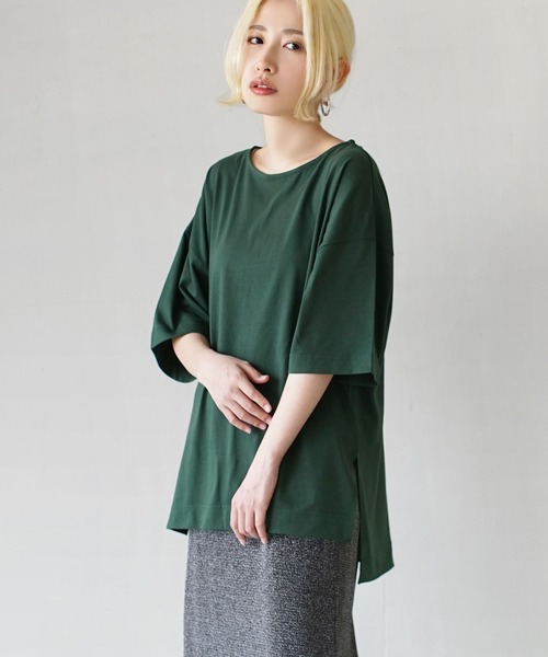 zootie(ズーティー)の「URBAN PLUS スリットTシャツ(Tシャツ/カットソー・レディース・オフホワイト/ラベンダー/ライトブルー/テラコッタ/ダークグリーン/ネイビー/アイボリー/ライトベージュ/スモークピンク/グレイッシュベージュ/ブラック/グレイッシュブルー/ブラウン系その他/チャコール・フリー)」の10枚目の写真