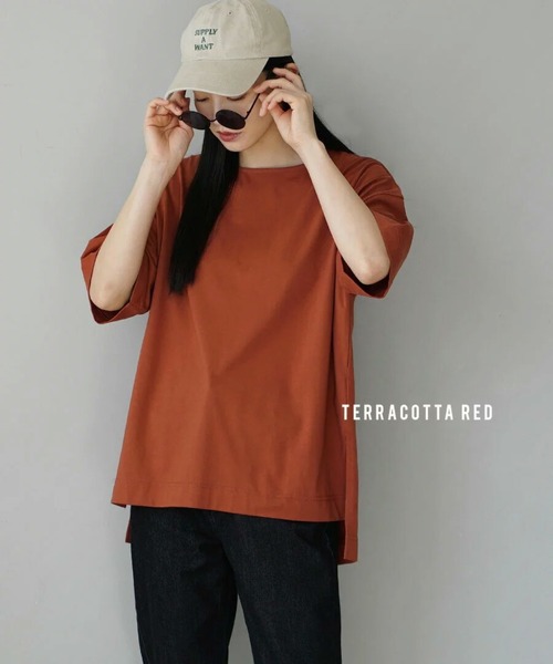 zootie(ズーティー)の「URBAN PLUS スリットTシャツ(Tシャツ/カットソー・レディース・オフホワイト/ラベンダー/ライトブルー/テラコッタ/ダークグリーン/ネイビー/アイボリー/ライトベージュ/スモークピンク/グレイッシュベージュ/ブラック/グレイッシュブルー/ブラウン系その他/チャコール・フリー)」の15枚目の写真