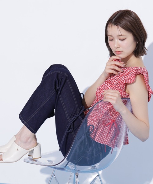 JILL by JILL STUART（ジルバイジルスチュアート）の「【再入荷】サイドリボンフレアデニム（デニムパンツ・レディース・ブルー・M/S）」の13枚目の写真