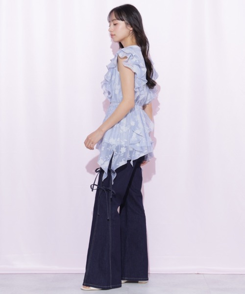 JILL by JILL STUART（ジルバイジルスチュアート）の「【再入荷】サイドリボンフレアデニム（デニムパンツ・レディース・ブルー・M/S）」の9枚目の写真
