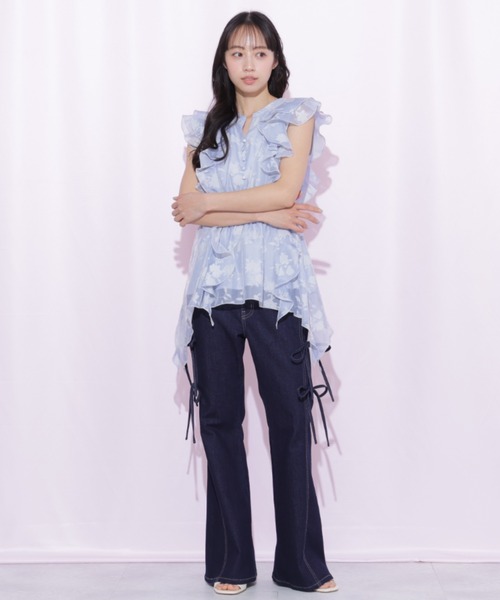 JILL by JILL STUART（ジルバイジルスチュアート）の「【再入荷】サイドリボンフレアデニム（デニムパンツ・レディース・ブルー・M/S）」の10枚目の写真