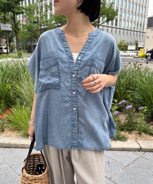 Jena espace merveilleux(ジェナ エスパスメルヴェイユ)の「【サラサラ半袖デニム】テンセルフレンチシャツ(シャツ/ブラウス・レディース・サックスブルー/ブルー/グレー・FREE)」の6枚目の写真