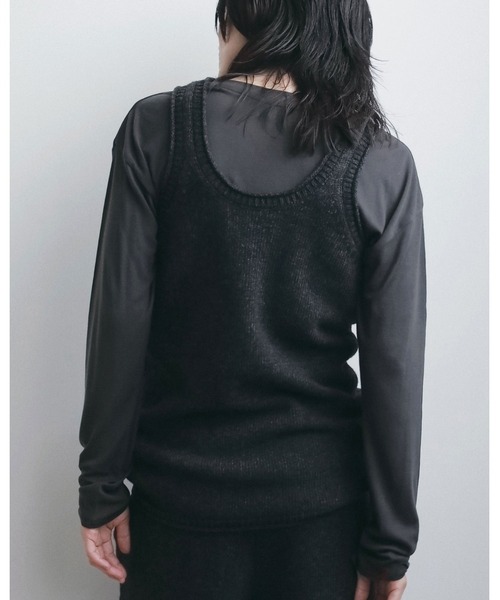 anuke(アンヌーク)の「Knit Long Tanktop(タンクトップ・レディース・グレイッシュベージュ/チャコールグレー・FREE)」の15枚目の写真