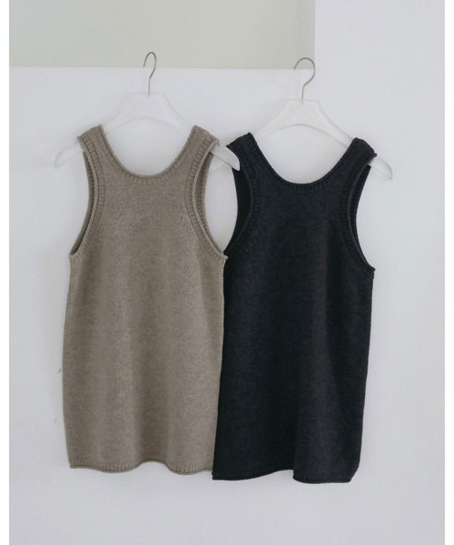 anuke(アンヌーク)の「Knit Long Tanktop(タンクトップ・レディース・グレイッシュベージュ/チャコールグレー・FREE)」の7枚目の写真