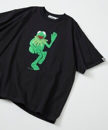 cotton pan（コットンパン）の「COTTON PAN/コットンパン × Firsthand 別注 リラックスフィット プリント クルーネック Tシャツ / カエル（Tシャツ/カットソー）」